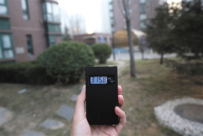 12月21日，四惠某小區(qū)室外PM2.5為315.8ug/m3。